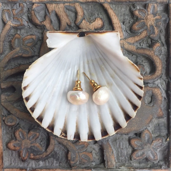 Estrella & Luna Jewelry - 🖤Host Pick🖤 Freshwater Natural Pearl Earrings